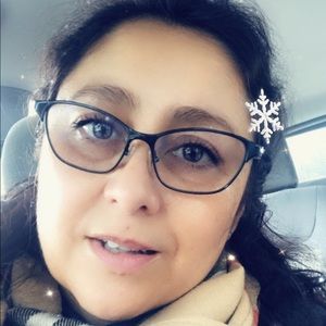 Meet your Posher, Adriana